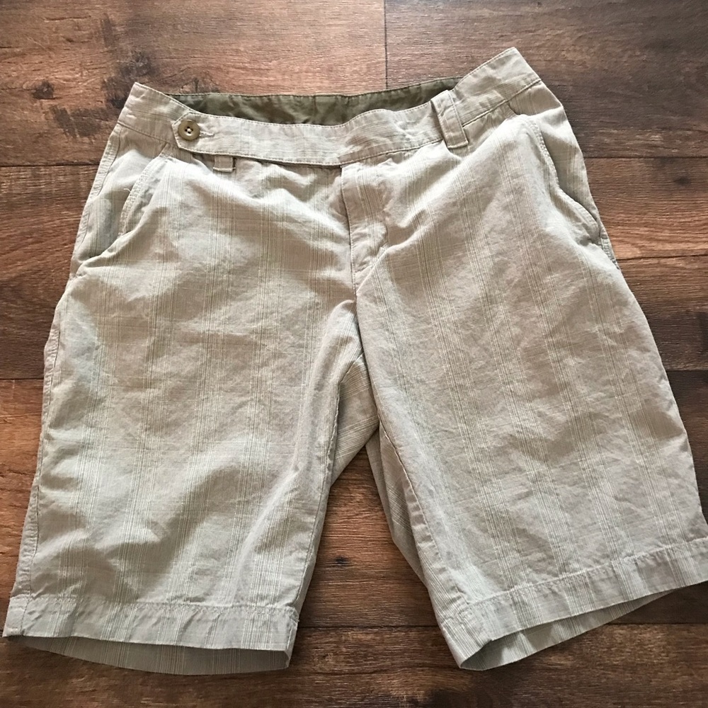 North Face Shorts Size 8